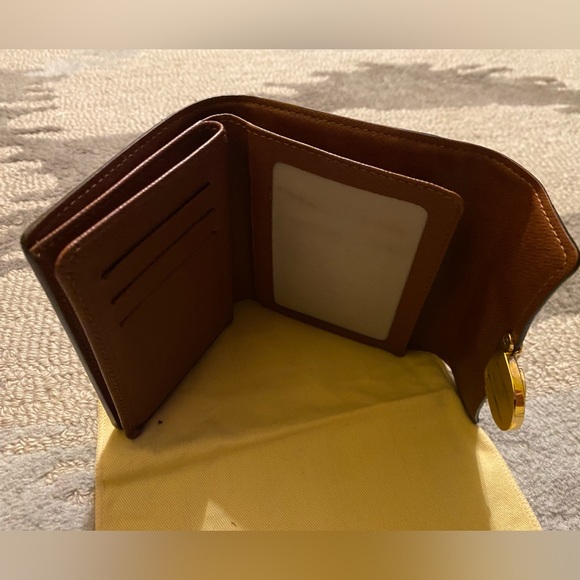 LOUIS VUITTON Vintage Monogram Pattern Koala Wallet - Picture 3 of 6